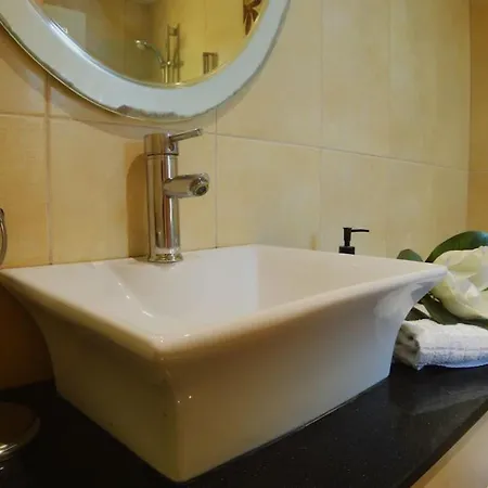 بيت للعطل Venusto Con Piscina Privada لاميتّيا ذي مار